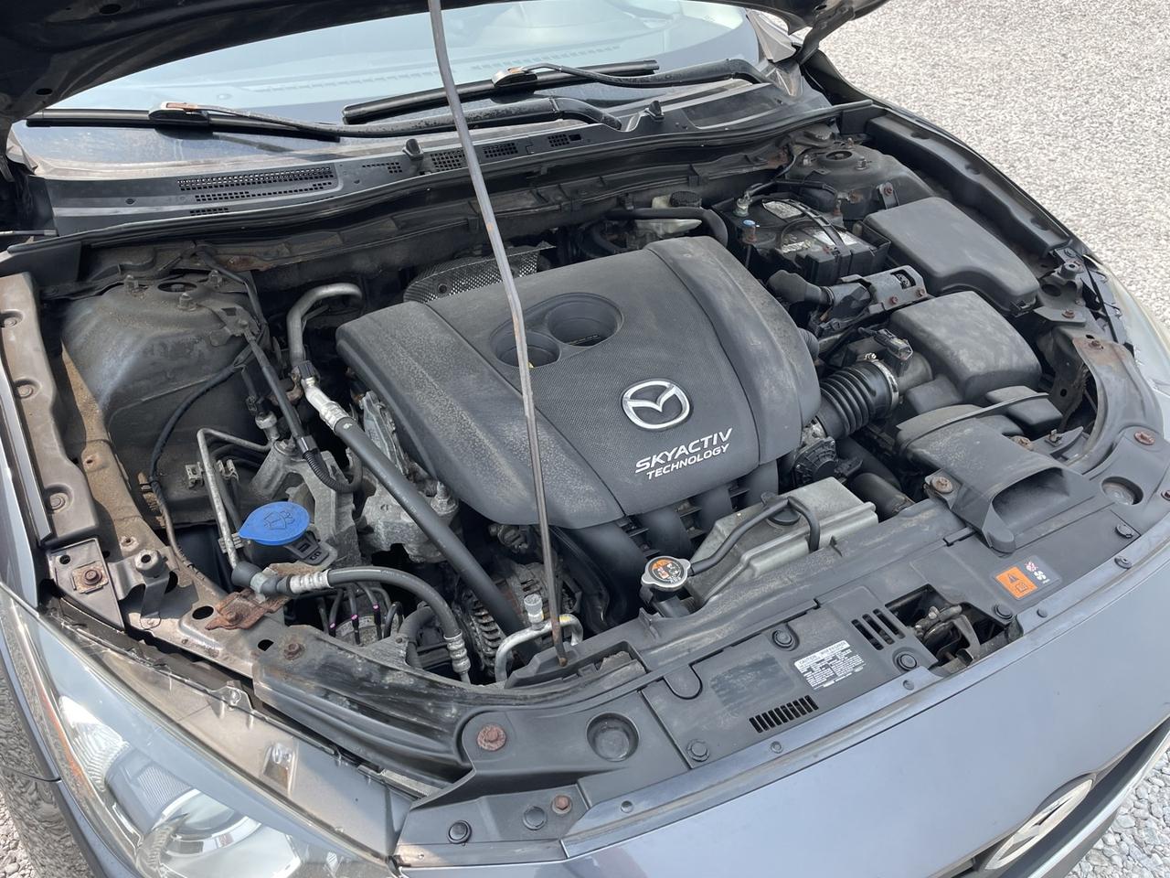 2015 Mazda MAZDA3 i Touring AT 4-Door Photo