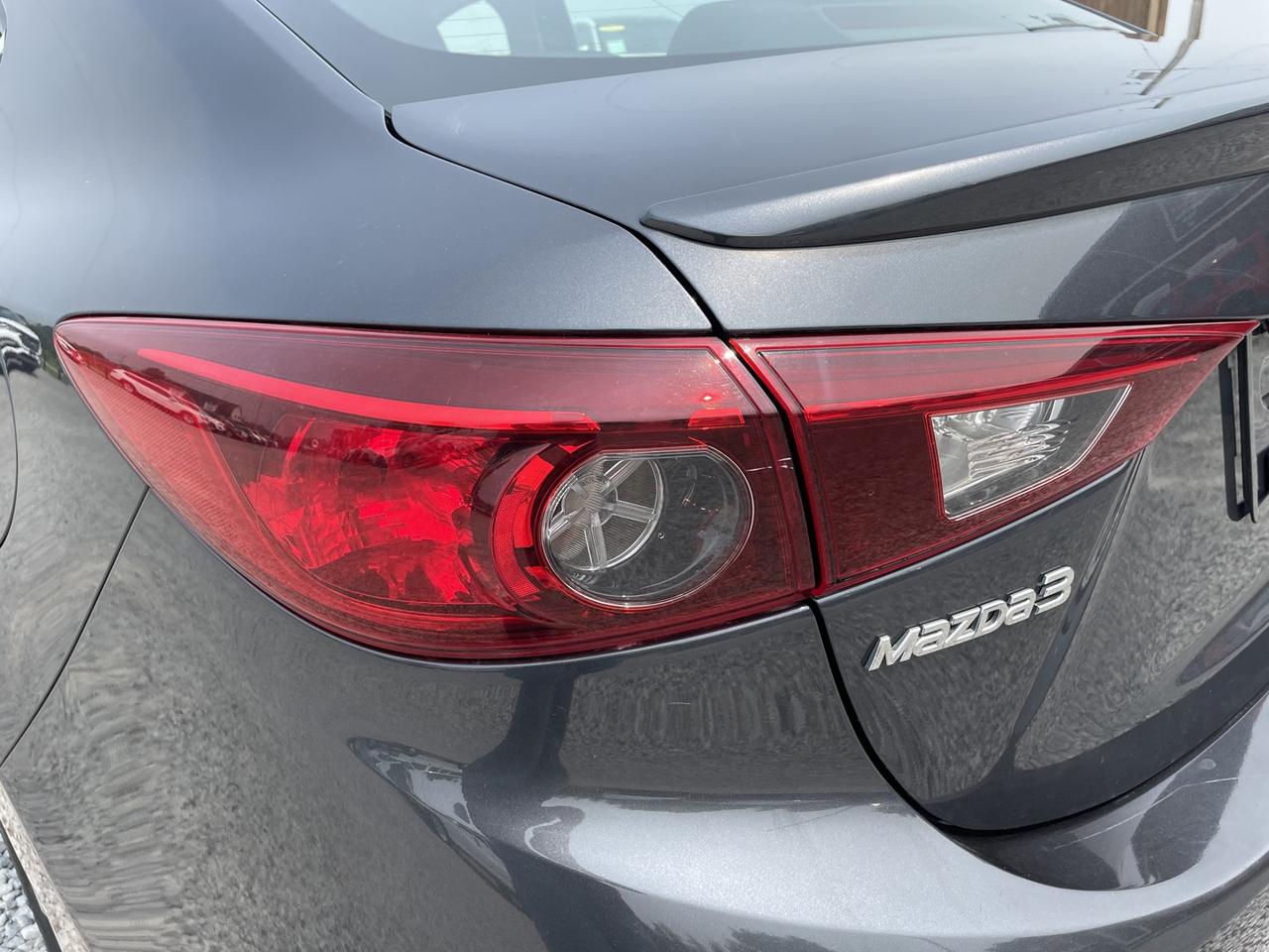 2015 Mazda MAZDA3 i Touring AT 4-Door Photo