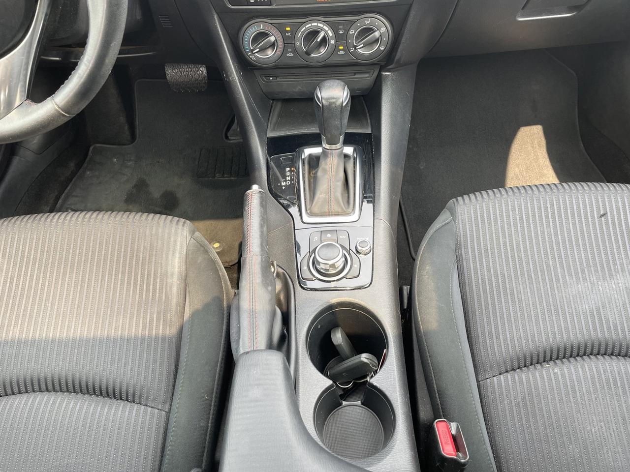 2015 Mazda MAZDA3 i Touring AT 4-Door Photo