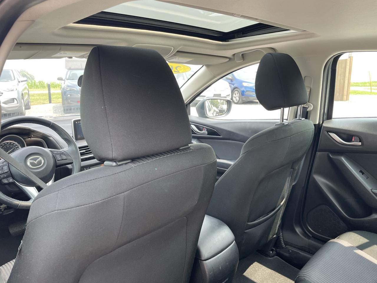 2015 Mazda MAZDA3 i Touring AT 4-Door Photo