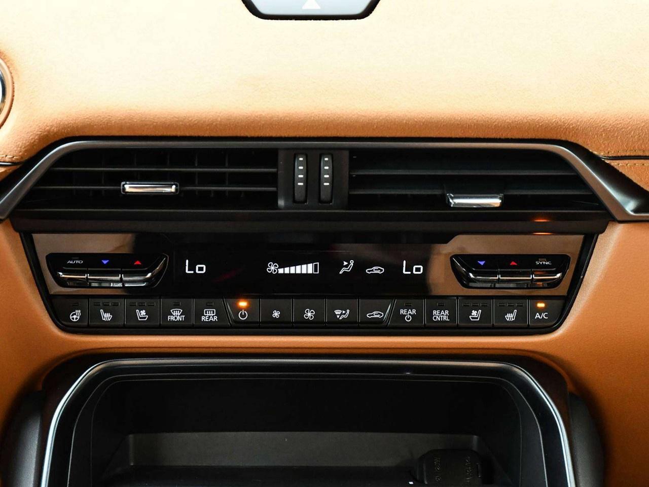 2024 Mazda CX-90 MHEV Signature AWD Photo