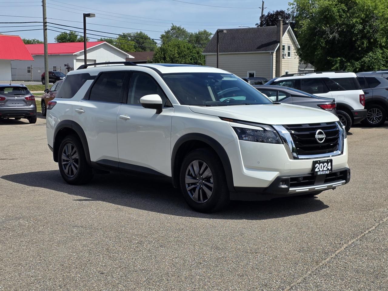 2024 Nissan Pathfinder SV 4WD Photo