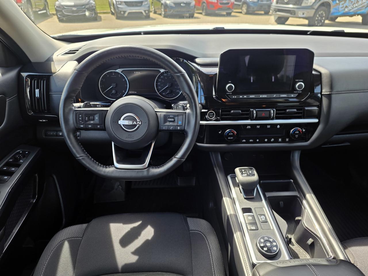 2024 Nissan Pathfinder SV 4WD Photo