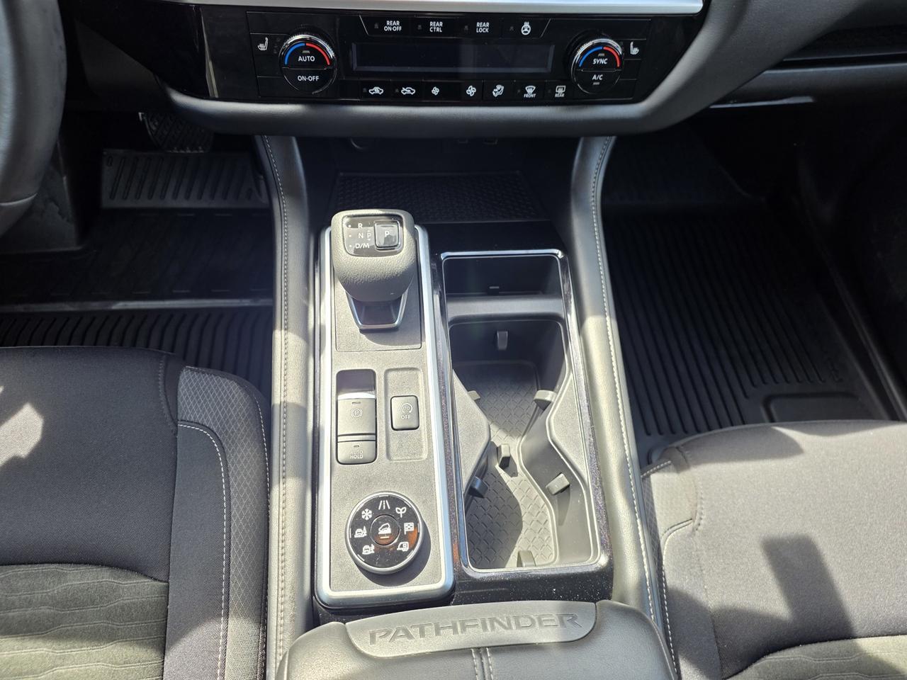 2024 Nissan Pathfinder SV 4WD Photo