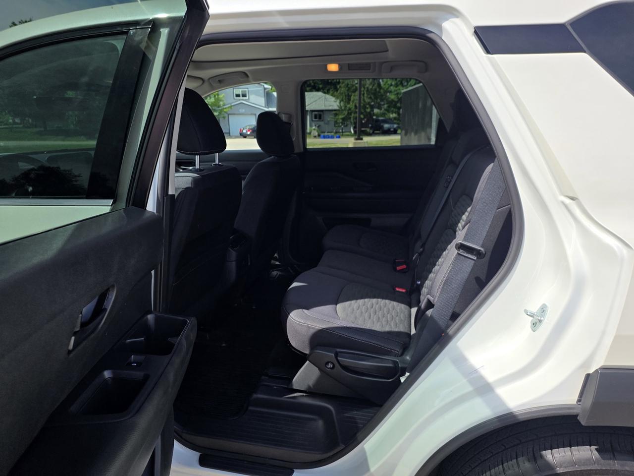 2024 Nissan Pathfinder SV 4WD Photo