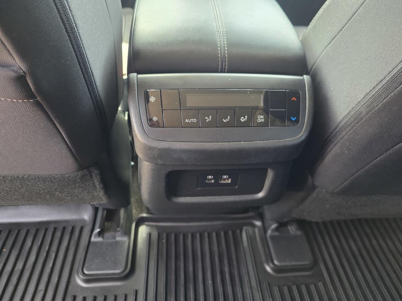 2024 Nissan Pathfinder SV 4WD Photo
