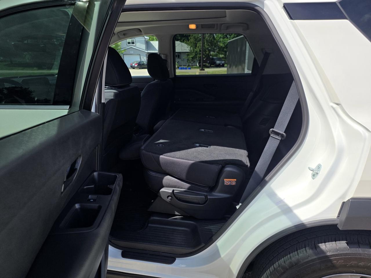 2024 Nissan Pathfinder SV 4WD Photo