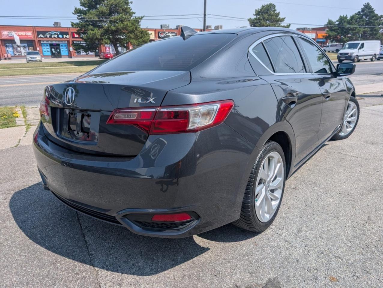 2016 Acura ILX PREMIUM PACKAGE/ LEATHER/ SUNROOF/ ACURAWATCH Photo