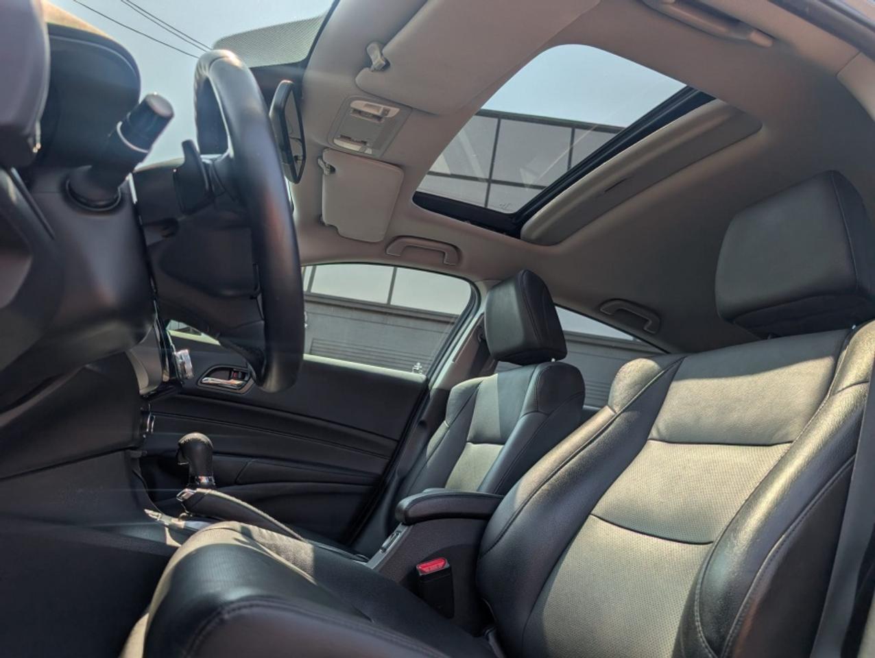 2016 Acura ILX PREMIUM PACKAGE/ LEATHER/ SUNROOF/ ACURAWATCH - Photo #9