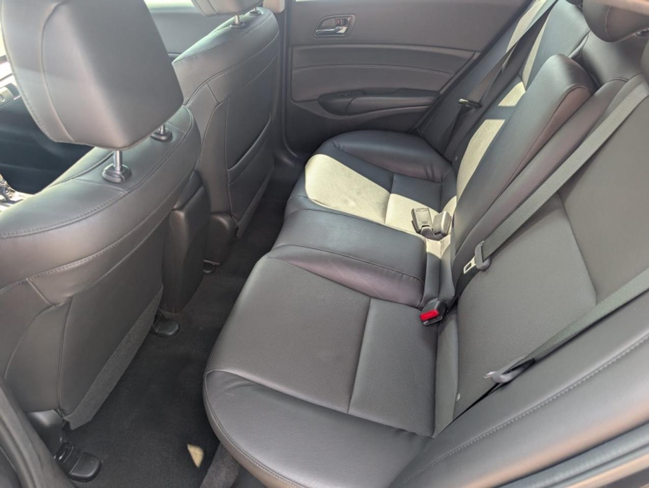 2016 Acura ILX PREMIUM PACKAGE/ LEATHER/ SUNROOF/ ACURAWATCH Photo