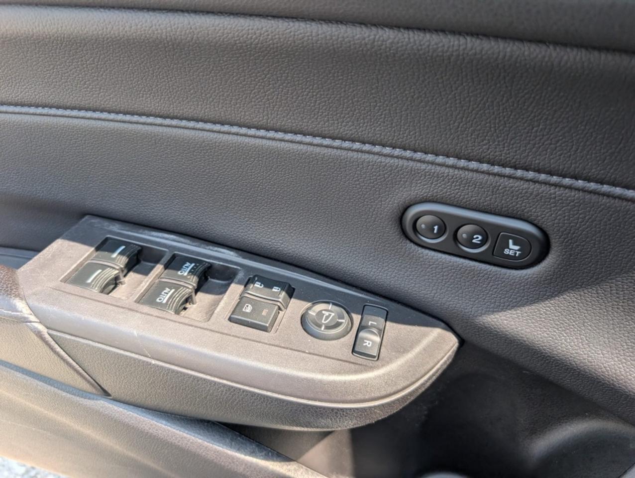 2016 Acura ILX PREMIUM PACKAGE/ LEATHER/ SUNROOF/ ACURAWATCH Photo