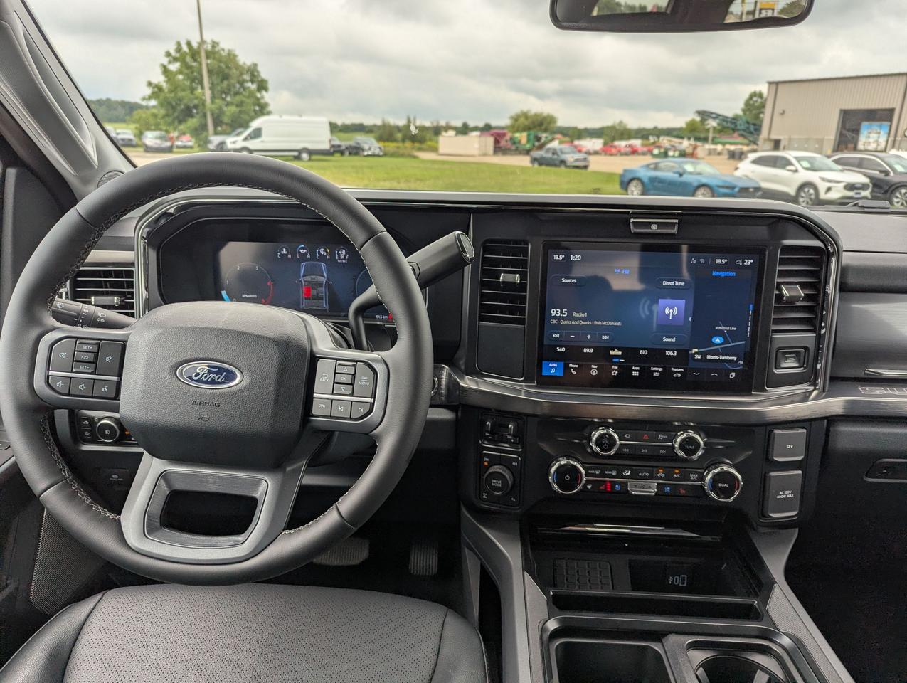 2026 Ford F-350 Lariat Crew Cab 4x4 Photo