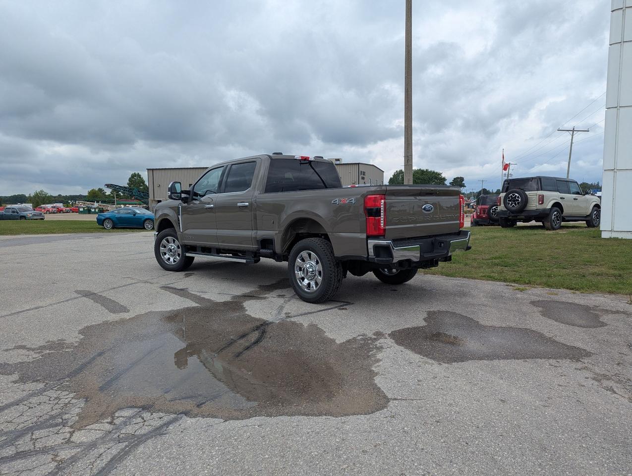 2026 Ford F-350 Lariat Crew Cab 4x4 Photo3