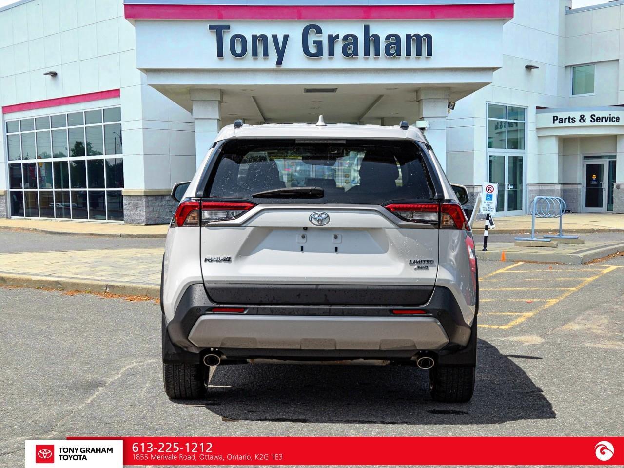 2023 Toyota RAV4 LIMITED  Photo4