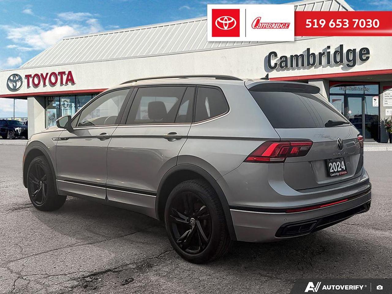 2024 Volkswagen Tiguan Comfortline R-Line Black Edition Photo3