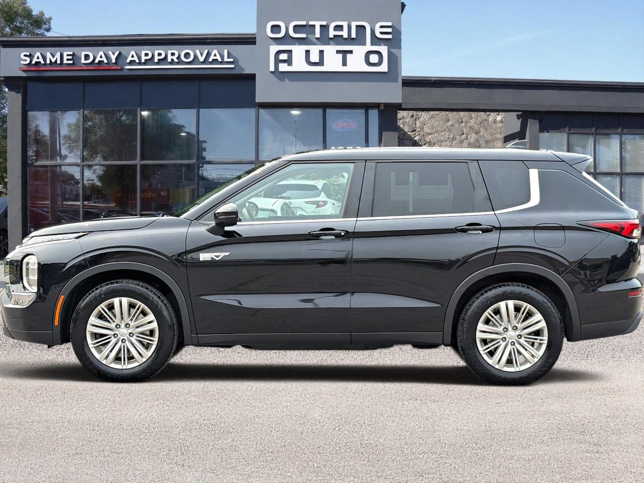 2023 Mitsubishi Outlander PHEV ES S-AWC Photo