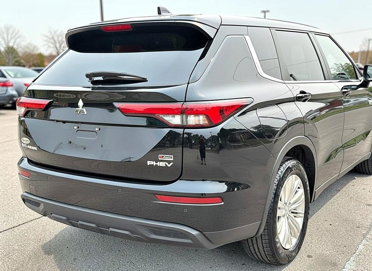 2023 Mitsubishi Outlander PHEV ES S-AWC Photo
