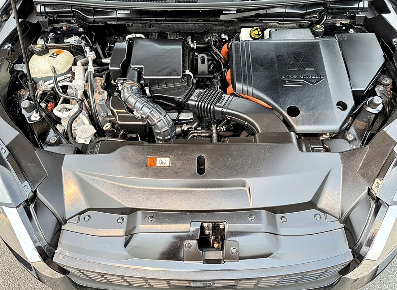 2023 Mitsubishi Outlander PHEV ES S-AWC Photo