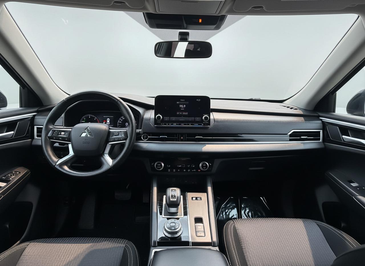 2023 Mitsubishi Outlander PHEV ES S-AWC Photo