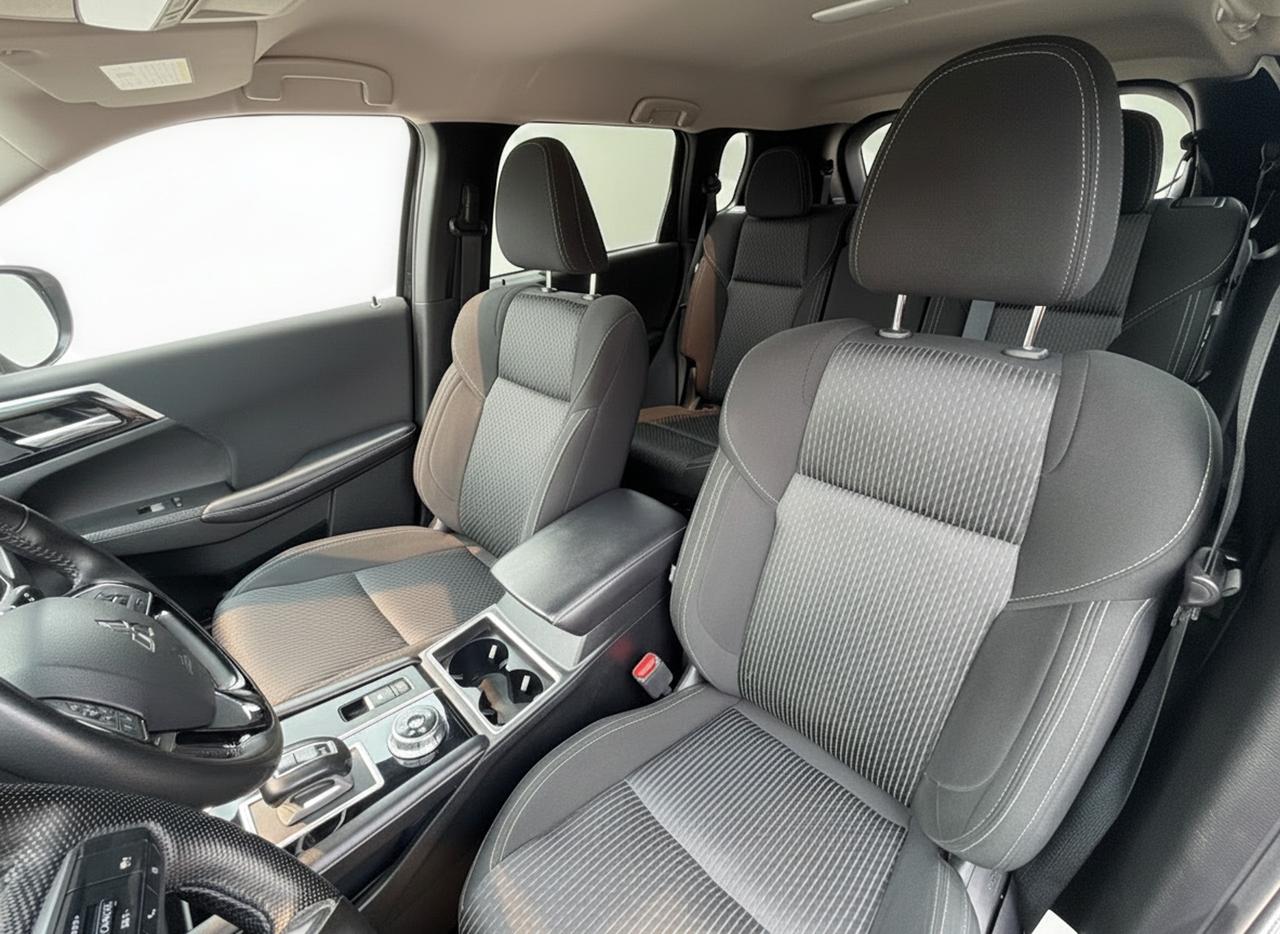 2023 Mitsubishi Outlander PHEV ES S-AWC Photo