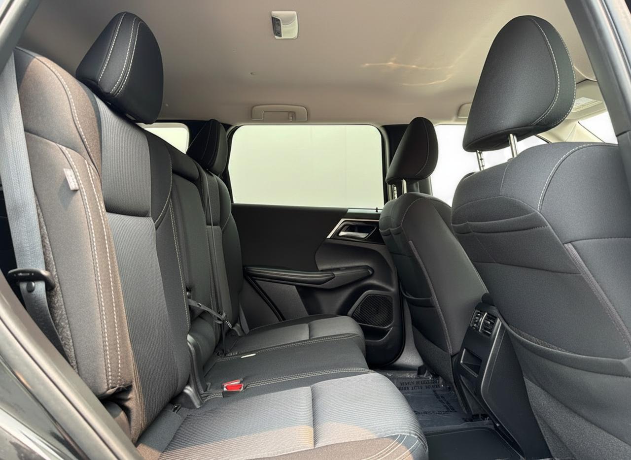 2023 Mitsubishi Outlander PHEV ES S-AWC Photo