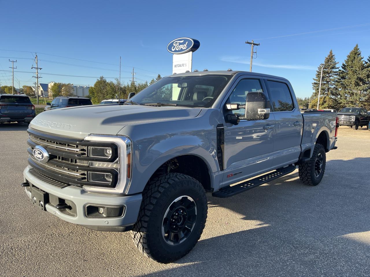2027 Ford F-250 Super Duty SRW PLATINUM 4WD CREW CAB 6.75' BOX Photo2