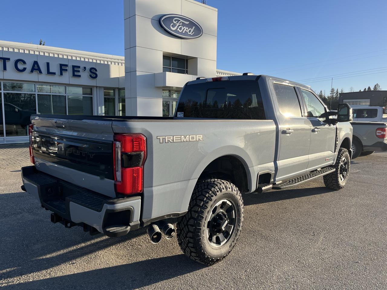 2027 Ford F-250 Super Duty SRW PLATINUM 4WD CREW CAB 6.75' BOX Photo4