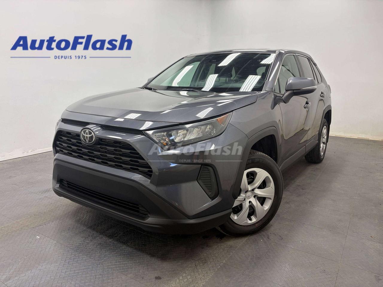 +Avertisseur de d&eacute;rive de la trajectoire / Lane departure warning 
+Bluetooth 
+Cam&eacute;ra de recul / Backup camera 
+Commandes de radio au volant / Steering wheel audio controls 
+R&eacute;gulateur de vitesse  / Cruise control 
+Si&egrave;ges chauffants / Heated seats 
+Surveillance des angles morts / Blind spot monitoring 
+Syst&egrave;me d&eacute;vitement de collision / Collision warning system
+V&eacute;rifi&eacute; par Carfax / Carfax verified
+Kilom&eacute;trage certifi&eacute; / Certified kilometers
+Historique dentretien / Maintenance history
+Protection m&eacute;canique disponible / Mechanical protection available



Visitez notre page Google pour voir tous les commentaires positifs que nos clients nous laissent.
 
Financement rapide et facile, 1ere, 2e et 3e chances au cr&eacute;dit, approbation en 30 minutes, taux dacceptation tr&egrave;s &eacute;lev&eacute;. 

Essayez notre demande de cr&eacute;dit s&eacute;curis&eacute; en ligne, sans obligation! 

Nous sommes les sp&eacute;cialistes des autos, fourgonnettes, VUS, 4x4, et les camions l&eacute;gers jusqu&agrave; une tonne. 

*Seulement le nettoyage de base du v&eacute;hicule, fait par un sous-traitant, est inclus. Pour un perfectionnement de lesth&eacute;tique int&eacute;rieur/ext&eacute;rieur, dont une d&eacute;contamination de la peinture, des retouches de peinture, faites par nos experts en esth&eacute;tique, une somme de 249$ sera ajout&eacute;e &agrave; votre facture. Aussi disponible, loption dimmatriculer la voiture sur place, qui vous permet d&eacute;pargner du temps et le co&ucirc;t de 25$ du transit temporaire.

*************

Since 1975 AutoFlash has offered the best price-quality and excellent service. 

Visit our Google page to read all the nice things our clients have to say about us.

We have financing for all credit situations. 1st 2nd 3rd chance credit with an excellent approval rate!

Try our secured online credit application any time, with no obligation! 

We specialize in all brands, makes and models. Whether you need a car, truck, SUV or minivan, we can help you.

And if we dont have it, well find it for you!

*Only the basic cleaning of the vehicle, done by a subcontractor, is included in the advertised price. For a complete interior/exterior detailing, done by our esthetic specialists, which includes a complete paint decontamination and paint touch-ups if needed, an amount of 249$ will be added to your invoice. Also available, in-house licensing, which allows you to save the $25 for a temporary Transit.
