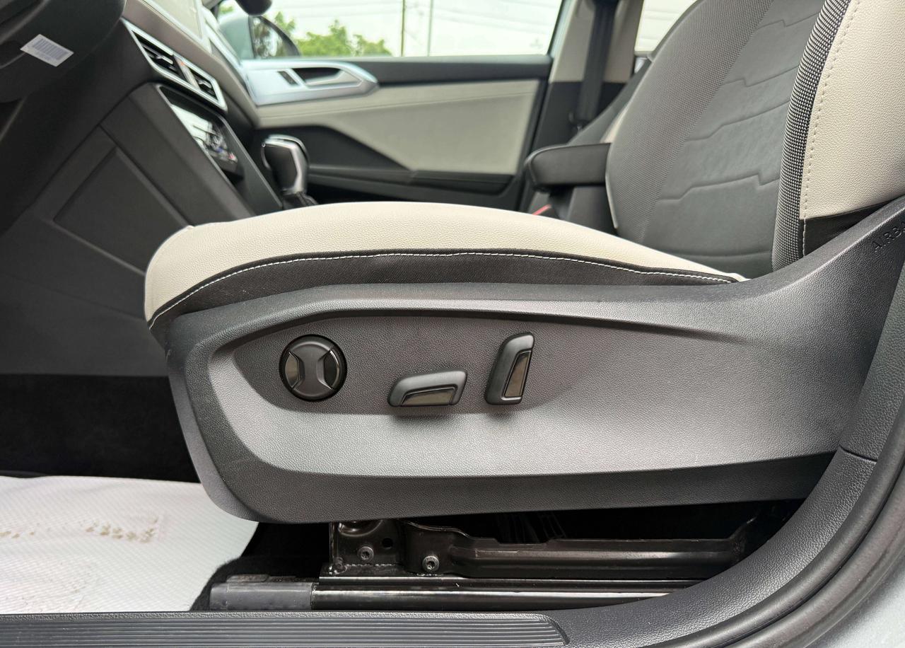 2025 Volkswagen Taos Comfortline | BACKUP CAMERA | BLUETOOTH | Photo