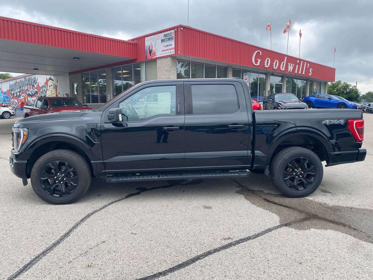 2022 Ford F-150 XLT, CLEAN CARFAX, HEATED LEATHER, REMOTE START! Photo