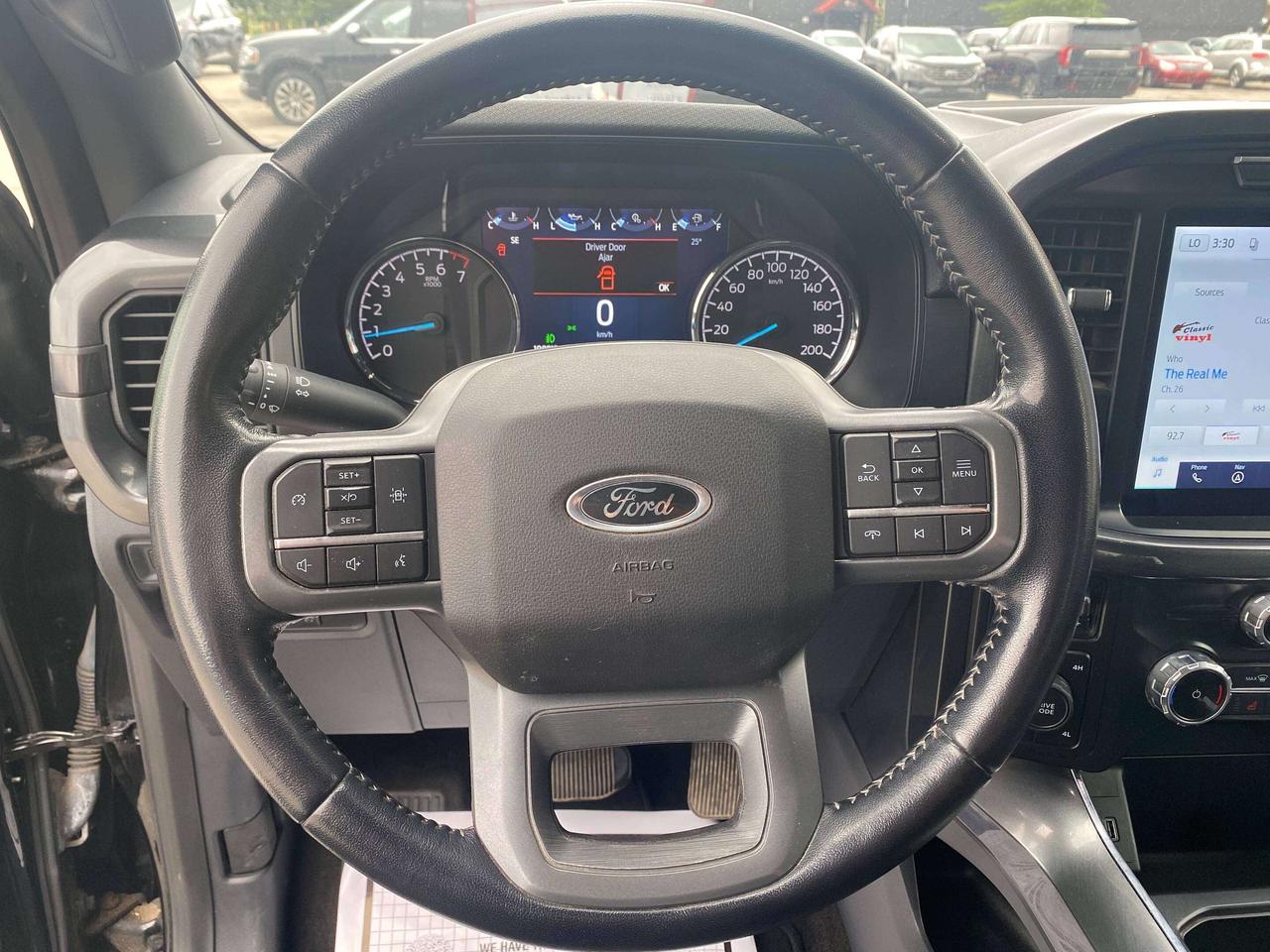 2022 Ford F-150 XLT, CLEAN CARFAX, HEATED LEATHER, REMOTE START! Photo
