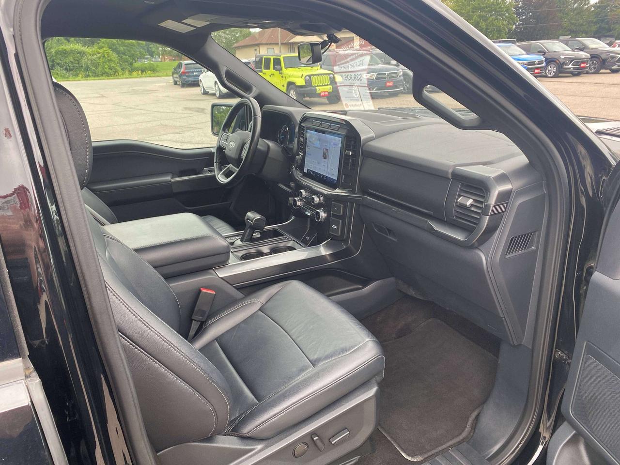 2022 Ford F-150 XLT, CLEAN CARFAX, HEATED LEATHER, REMOTE START! Photo