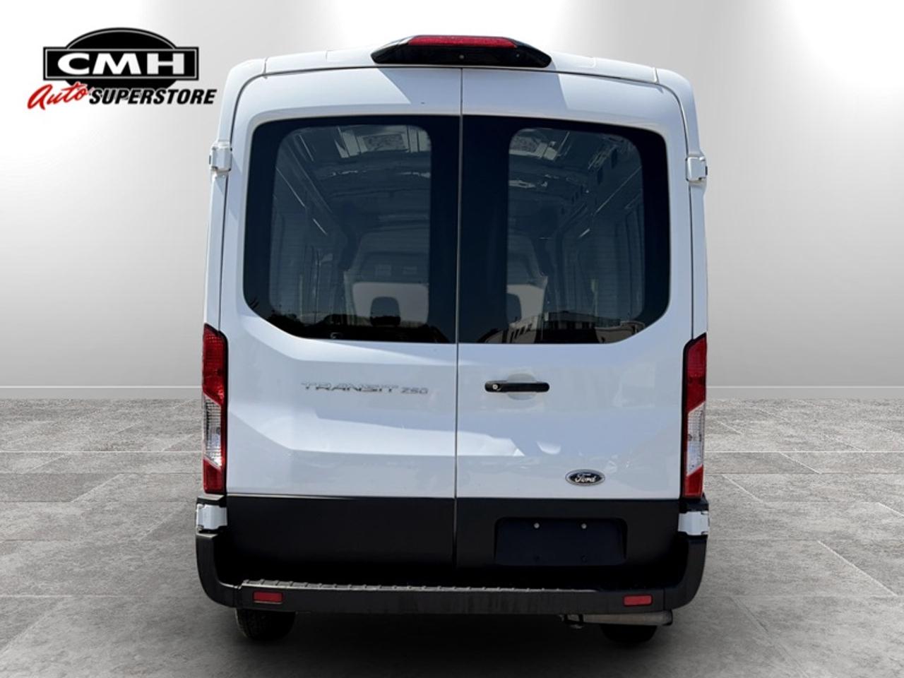 2023 Ford Transit Cargo Van MR Cargo  **CLEAN CARFAX** Photo3