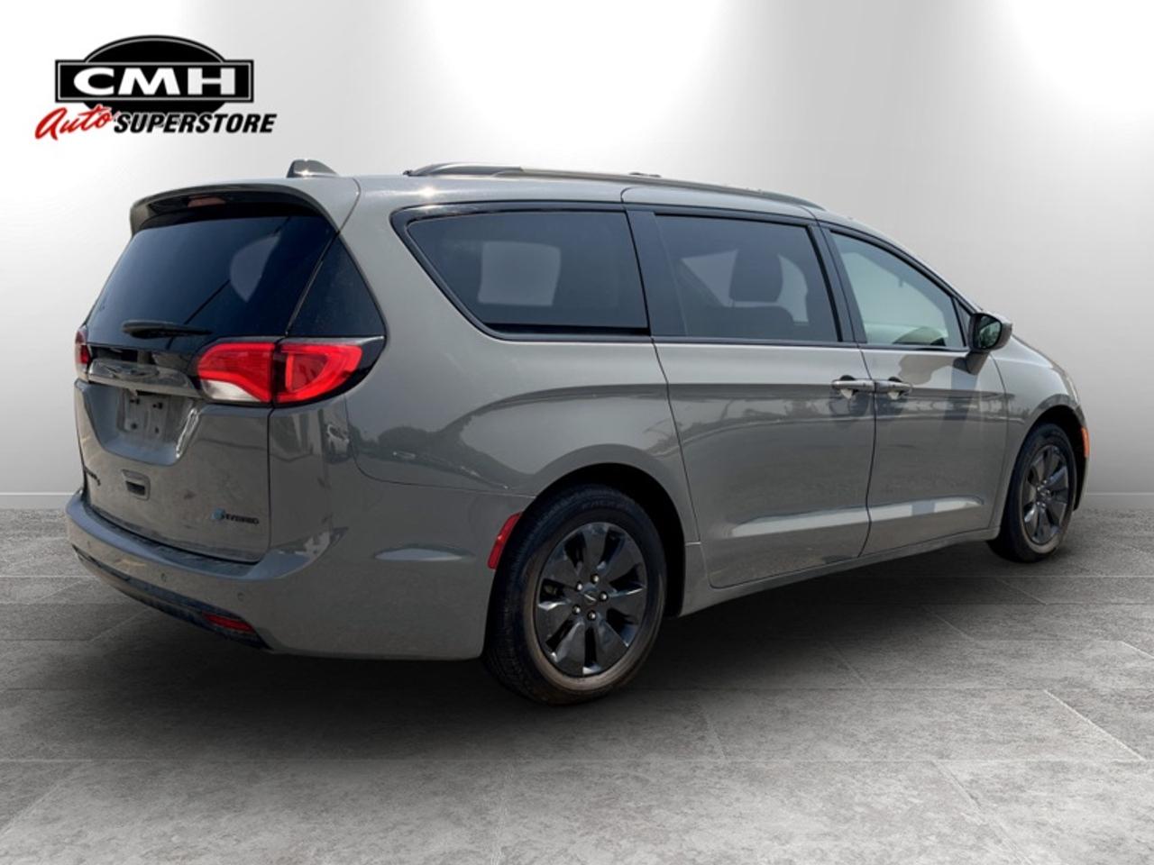 2020 Chrysler Pacifica Hybrid Touring-L ``S`` Appearance Photo