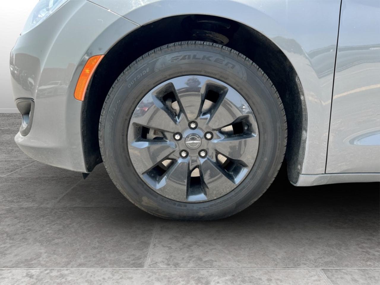 2020 Chrysler Pacifica Hybrid Touring-L ``S`` Appearance Photo
