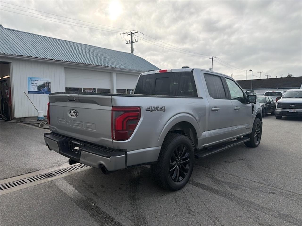 2026 Ford F-150 LARIAT  - BlueCruise - Sunroof Photo4