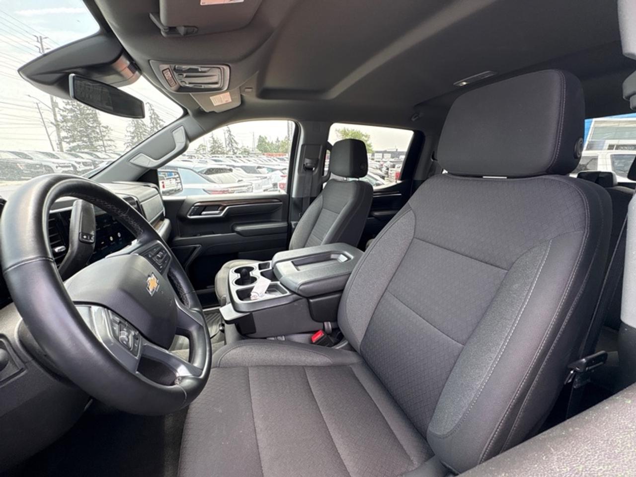 2025 Chevrolet Silverado 1500 LT  LOW KM|5.3L V8 Photo