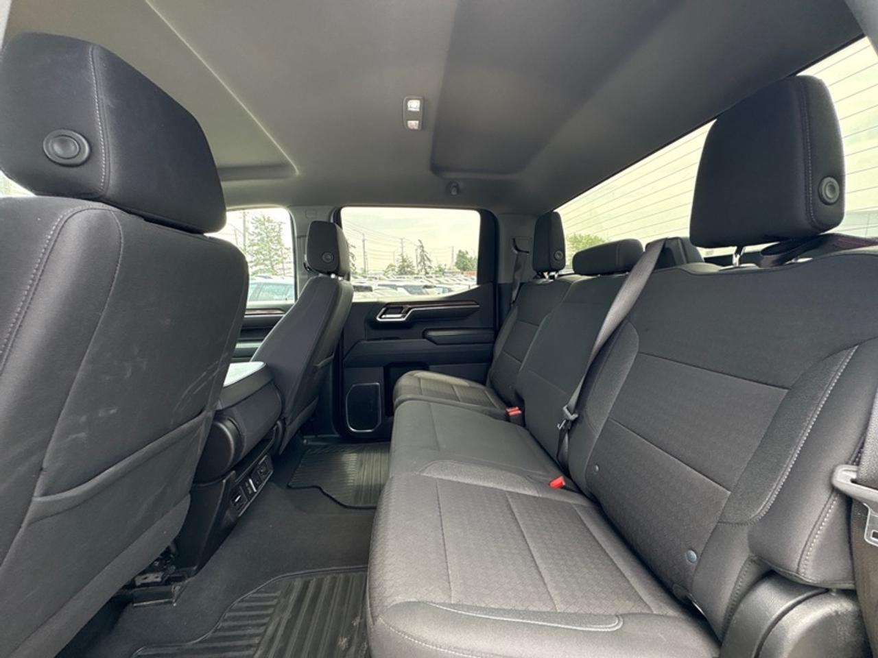 2025 Chevrolet Silverado 1500 LT  LOW KM|5.3L V8 Photo