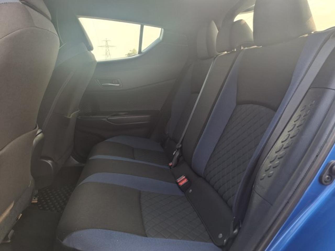 2022 Toyota C-HR XLE Premium | Heated Wheel + Seats | BSM | Smart Key | CarPlay + Android | Rear Camera | and More ! Photo