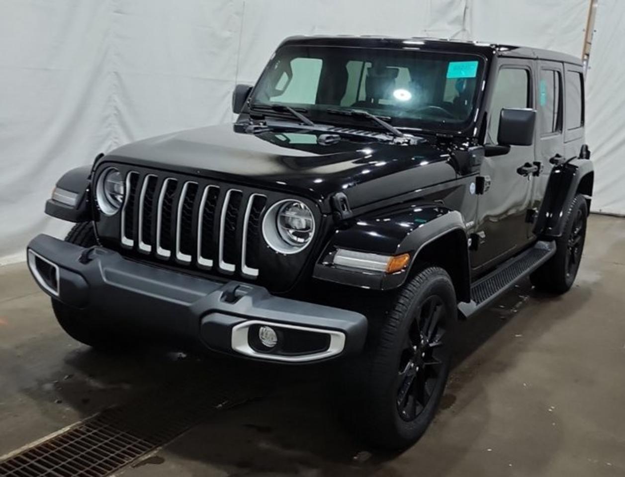 Used 2021 Jeep Wrangler 4xe Unlimited Sahara | PHEV | Leather | Tow Pkg | Nav | CarPlay + Android | Rear Camera | and More ! for sale in Guelph, ON