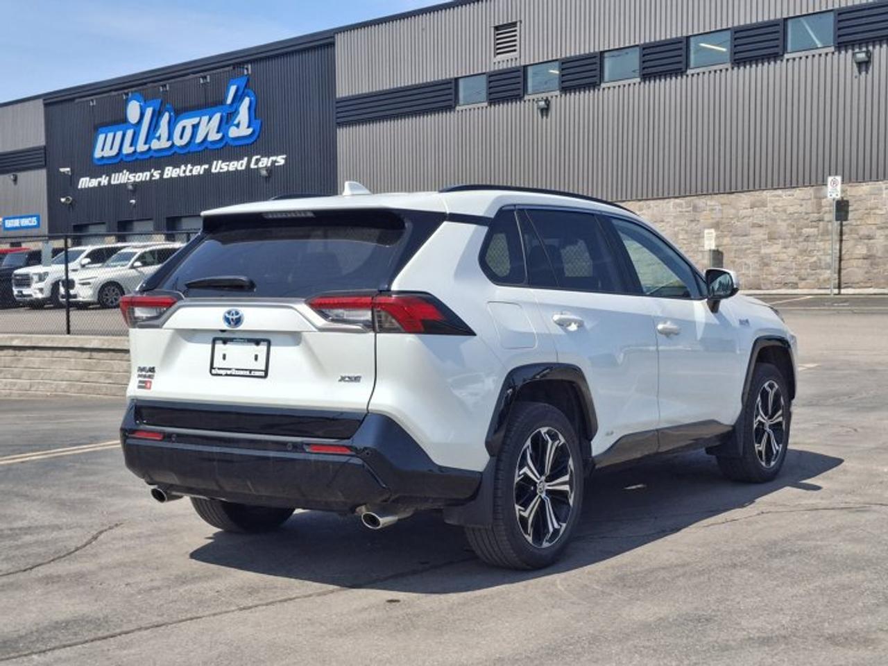 2024 Toyota RAV4 Prime XSE AWD | Technology Pkg | HUD | Leather | Sunroof | JBL Audio | 360 Camera | Cooled Seats & More ! Photo