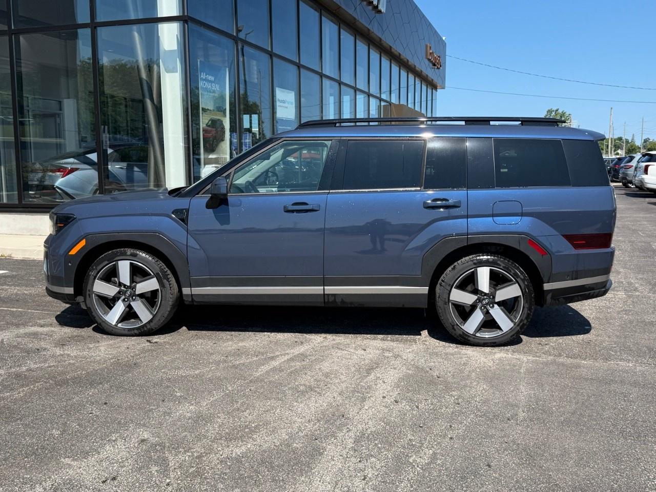 2025 Hyundai Santa Fe LUXURY AWD Photo