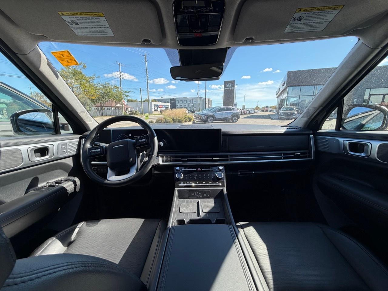 2025 Hyundai Santa Fe LUXURY AWD Photo