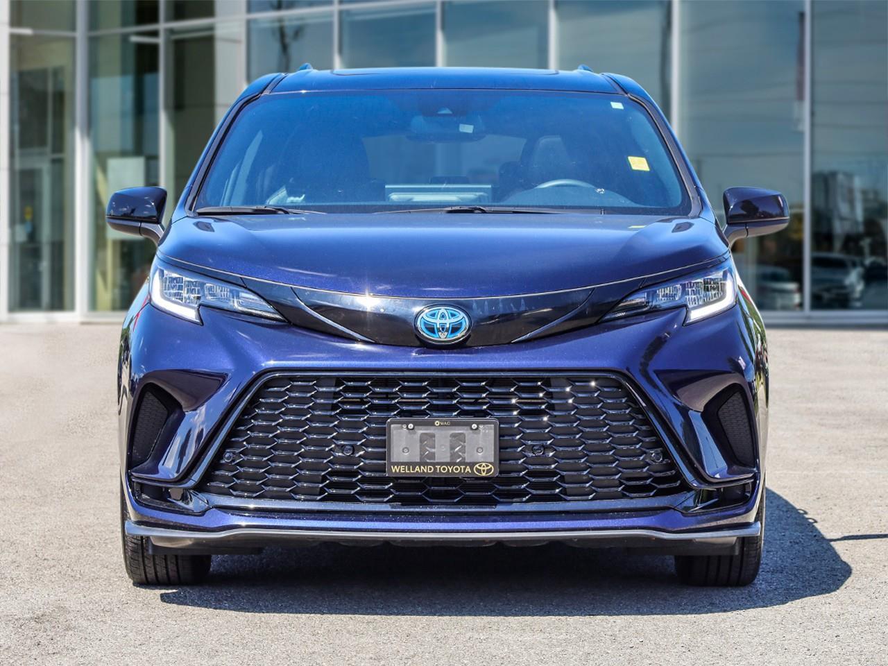 2025 Toyota Sienna XSE 7-Passenger 3RD ROW SEATING-HEATED SEATS-LEATHER SEATS-HEATED STEERING WHEEL-SUNROOF- Photo