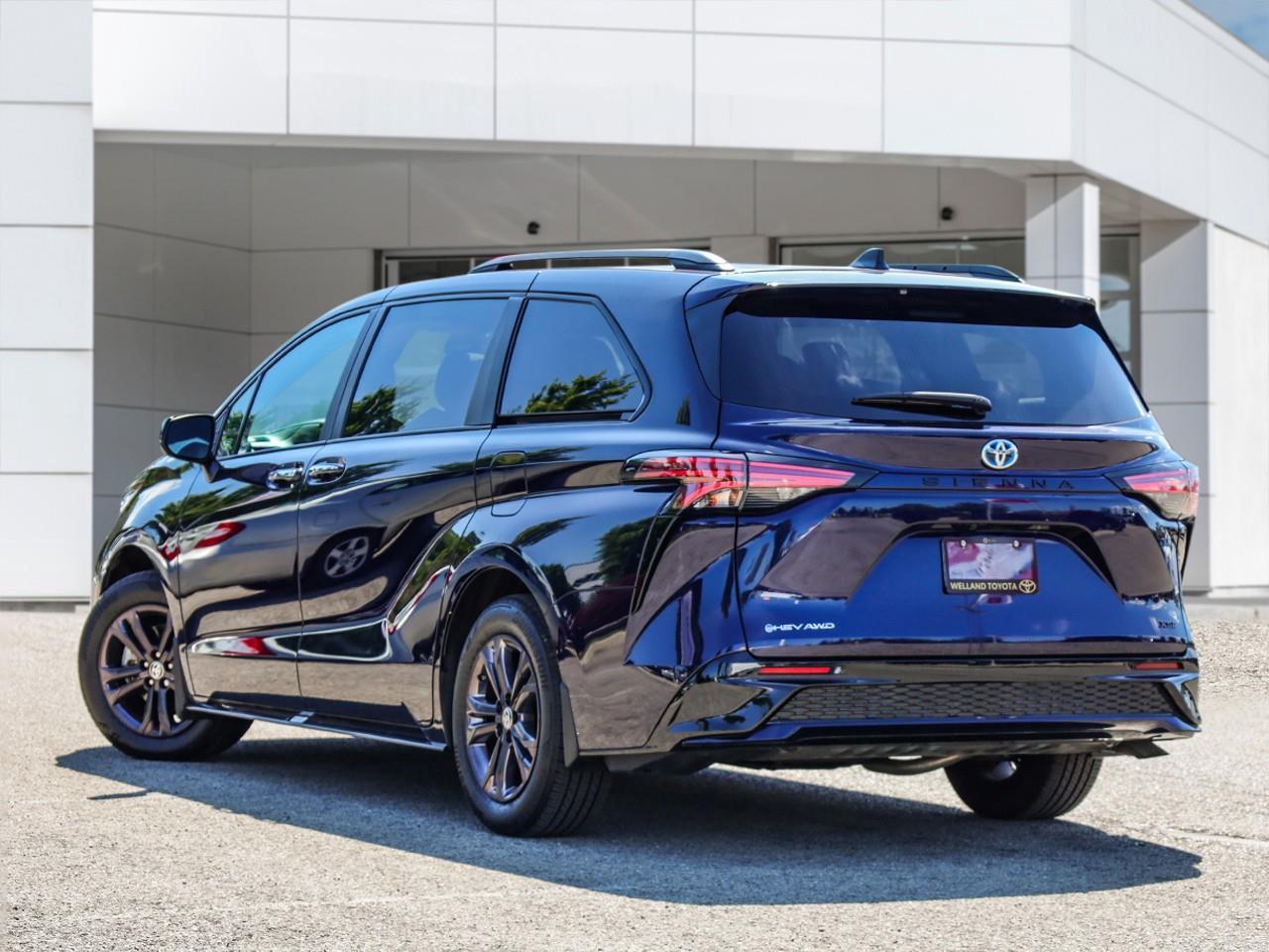 2025 Toyota Sienna XSE 7-Passenger 3RD ROW SEATING-HEATED SEATS-LEATHER SEATS-HEATED STEERING WHEEL-SUNROOF- Photo