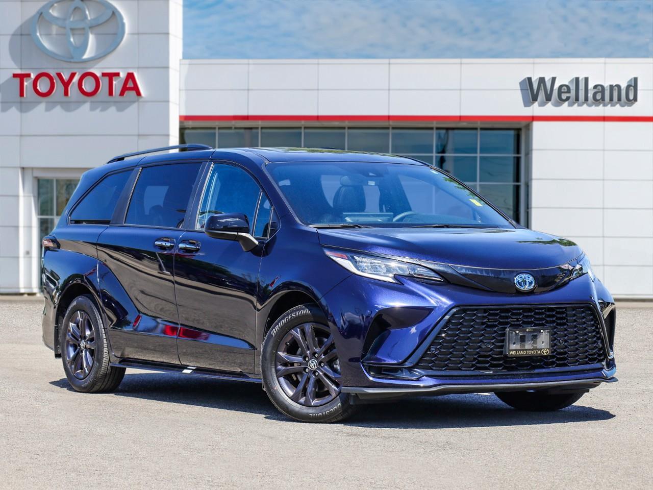 2025 Toyota Sienna XSE 7-Passenger 3RD ROW SEATING-HEATED SEATS-LEATHER SEATS-HEATED STEERING WHEEL-SUNROOF- Photo0