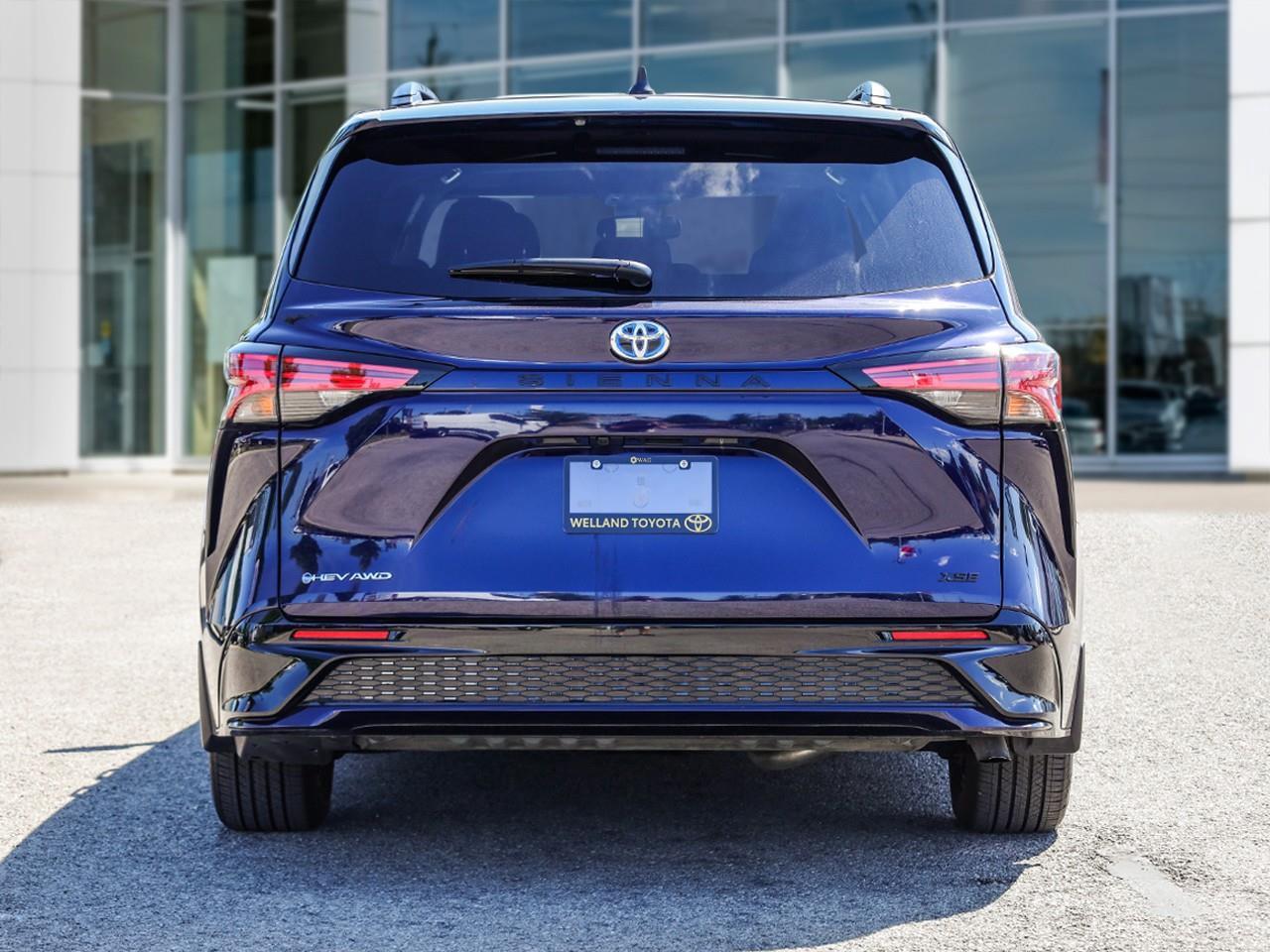2025 Toyota Sienna XSE 7-Passenger 3RD ROW SEATING-HEATED SEATS-LEATHER SEATS-HEATED STEERING WHEEL-SUNROOF- Photo