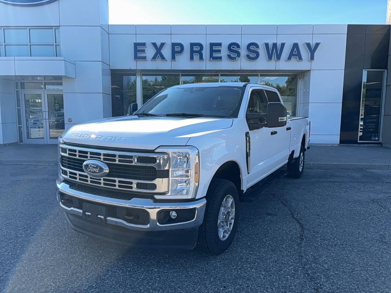 2025 Ford F-250 XLT, 6.8L GAS ENGINE, LONG BOX, CREW, 4X4! Photo0