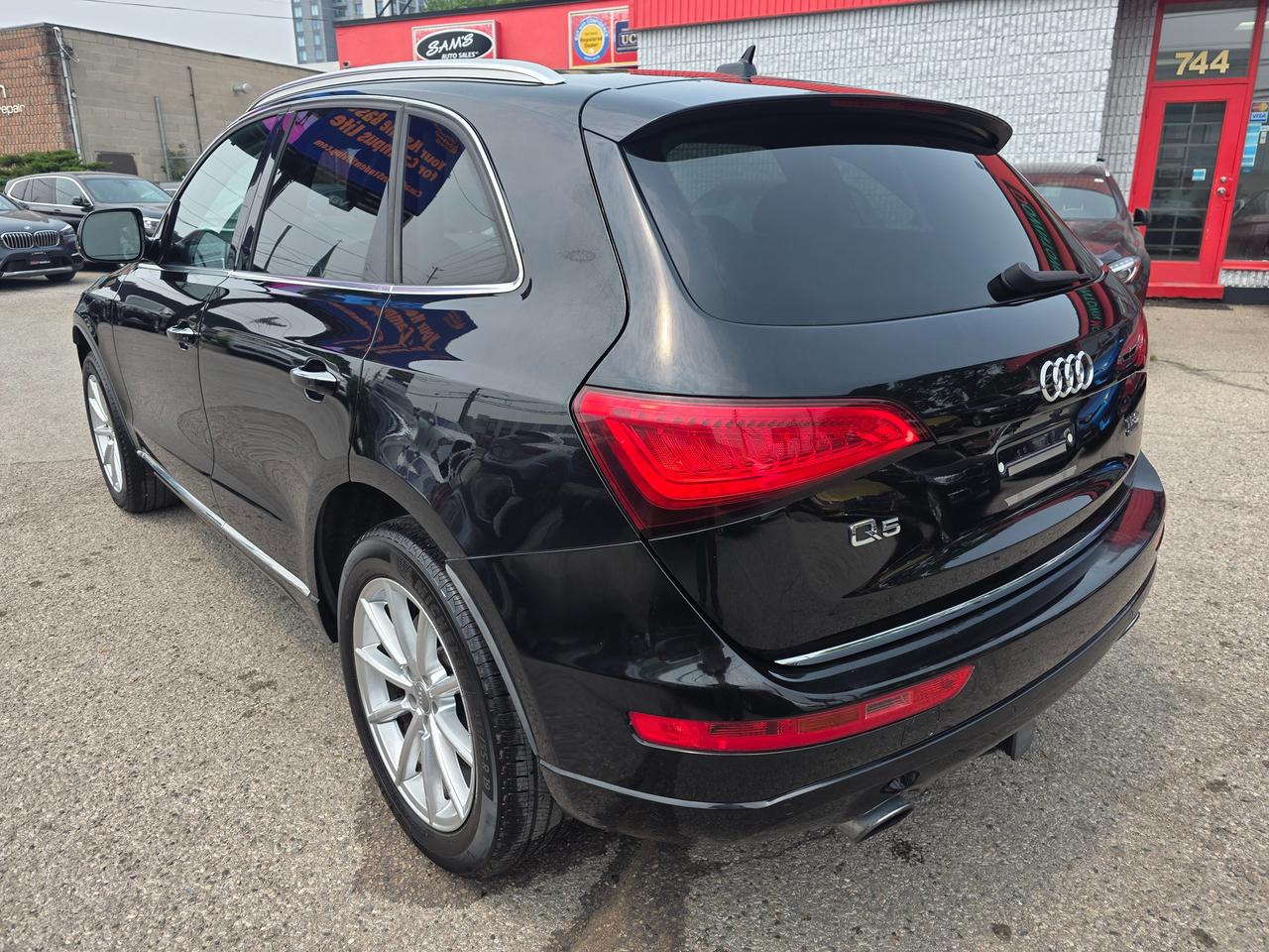 2016 Audi Q5 2.0t Technik Quattro Photo