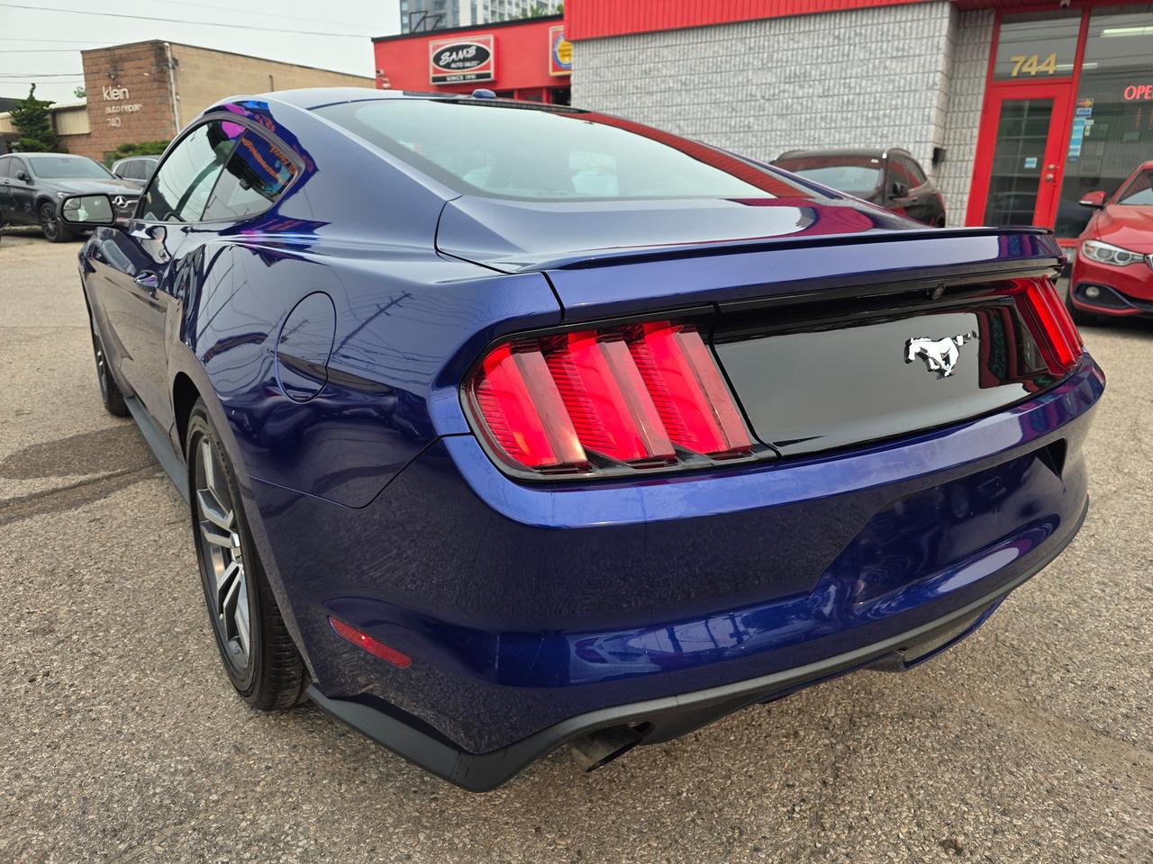 2015 Ford Mustang EcoBoost Premium Photo